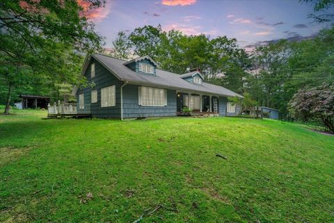 118 Deweys Drive Dingmans Ferry PA 18328