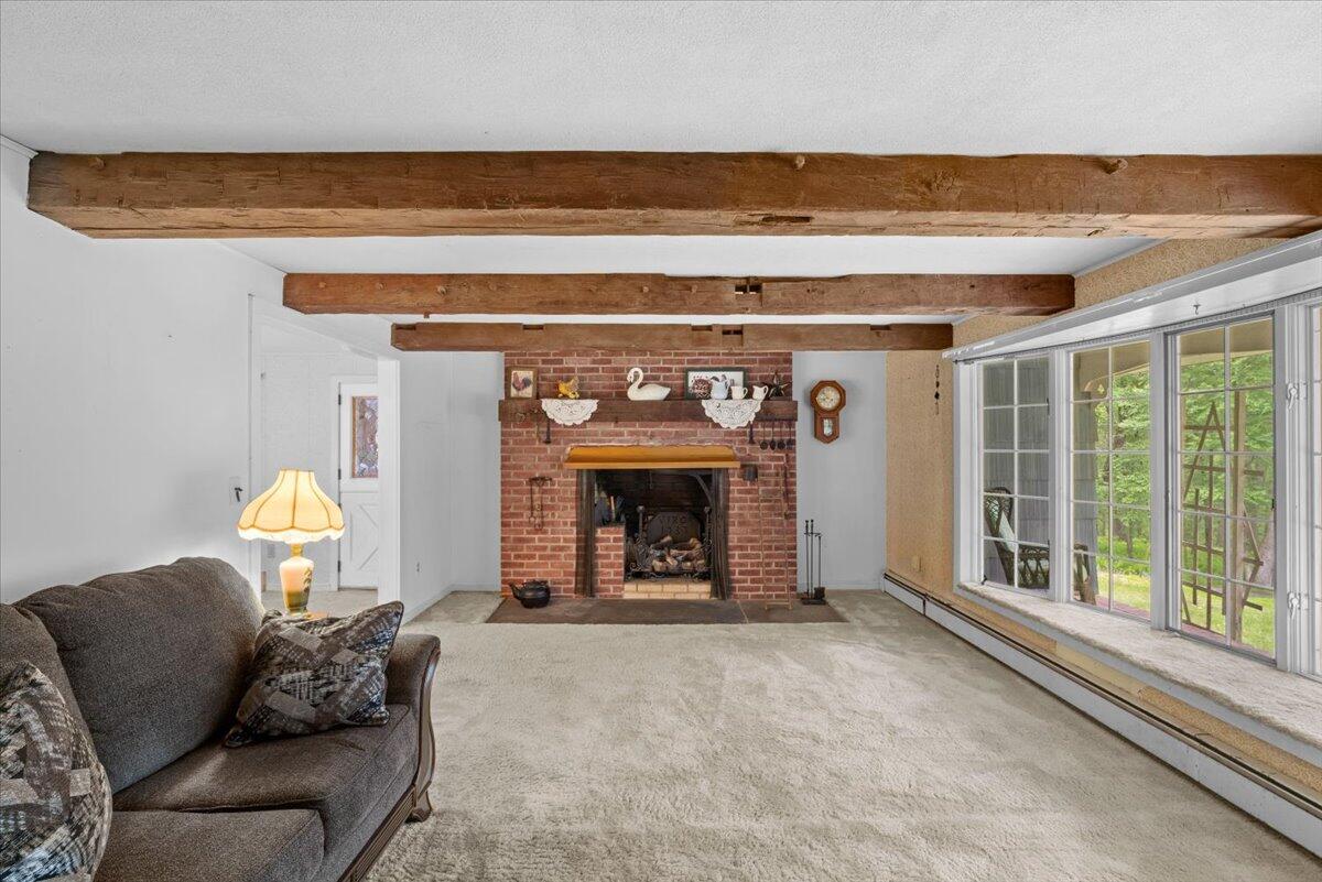 118 Deweys Drive