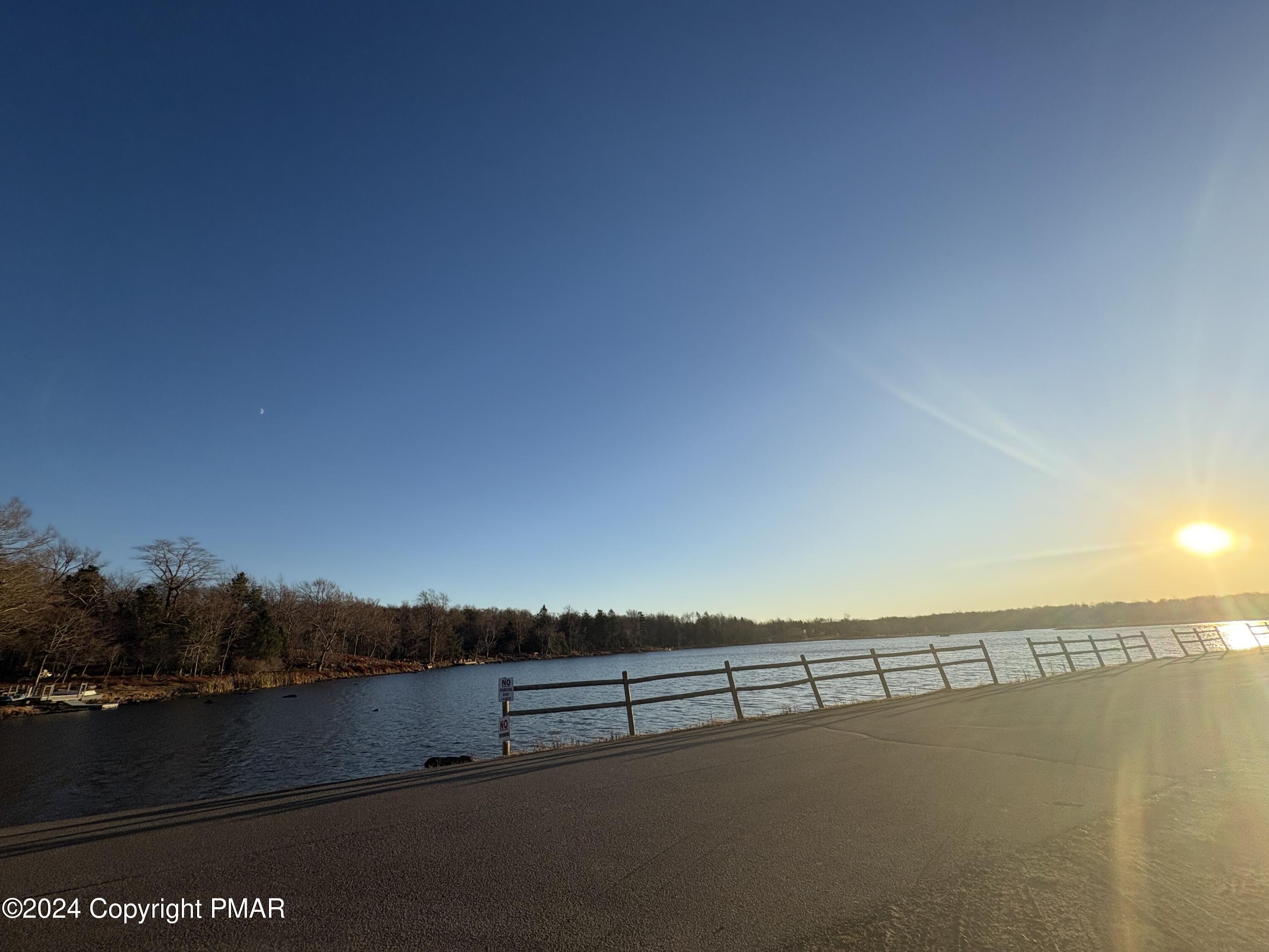 23 Hemlock Lane, Gouldsboro, Pennsylvania image 1