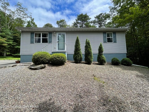 Homes For Sale - 2012 Louis Drive<br/> Monroe County, Stroudsburg, PA 18360