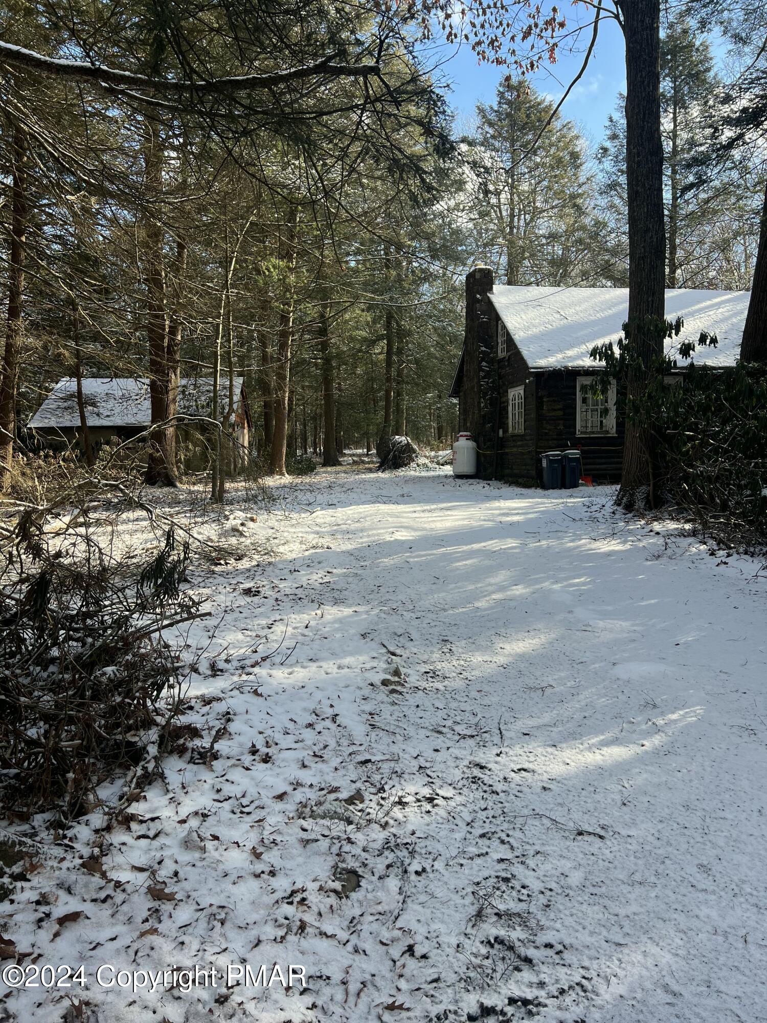 213 Hellers Lane, Long Pond, Pennsylvania image 2