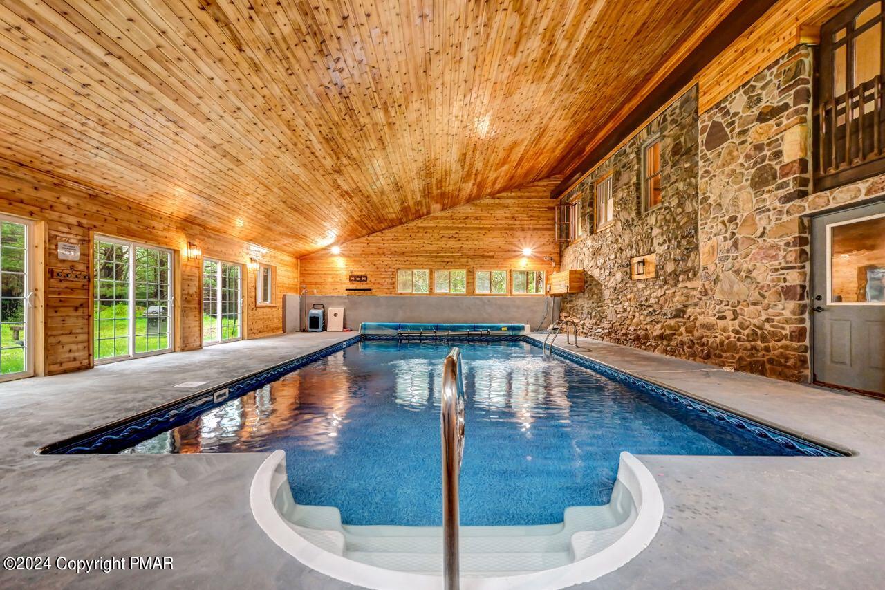 614 Lavender Lane, Canadensis, Pennsylvania image 3