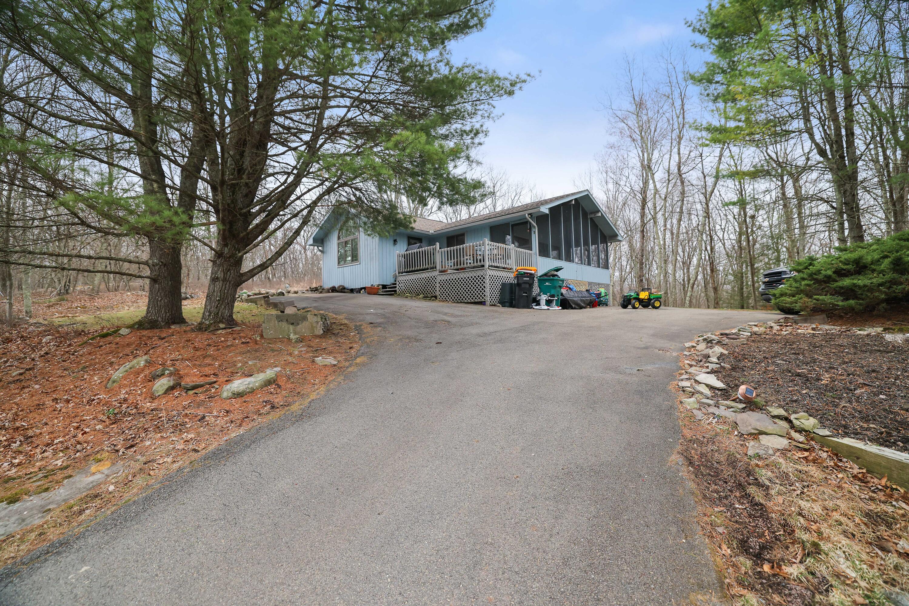 3548 High Crest Road, Canadensis, Pennsylvania image 2