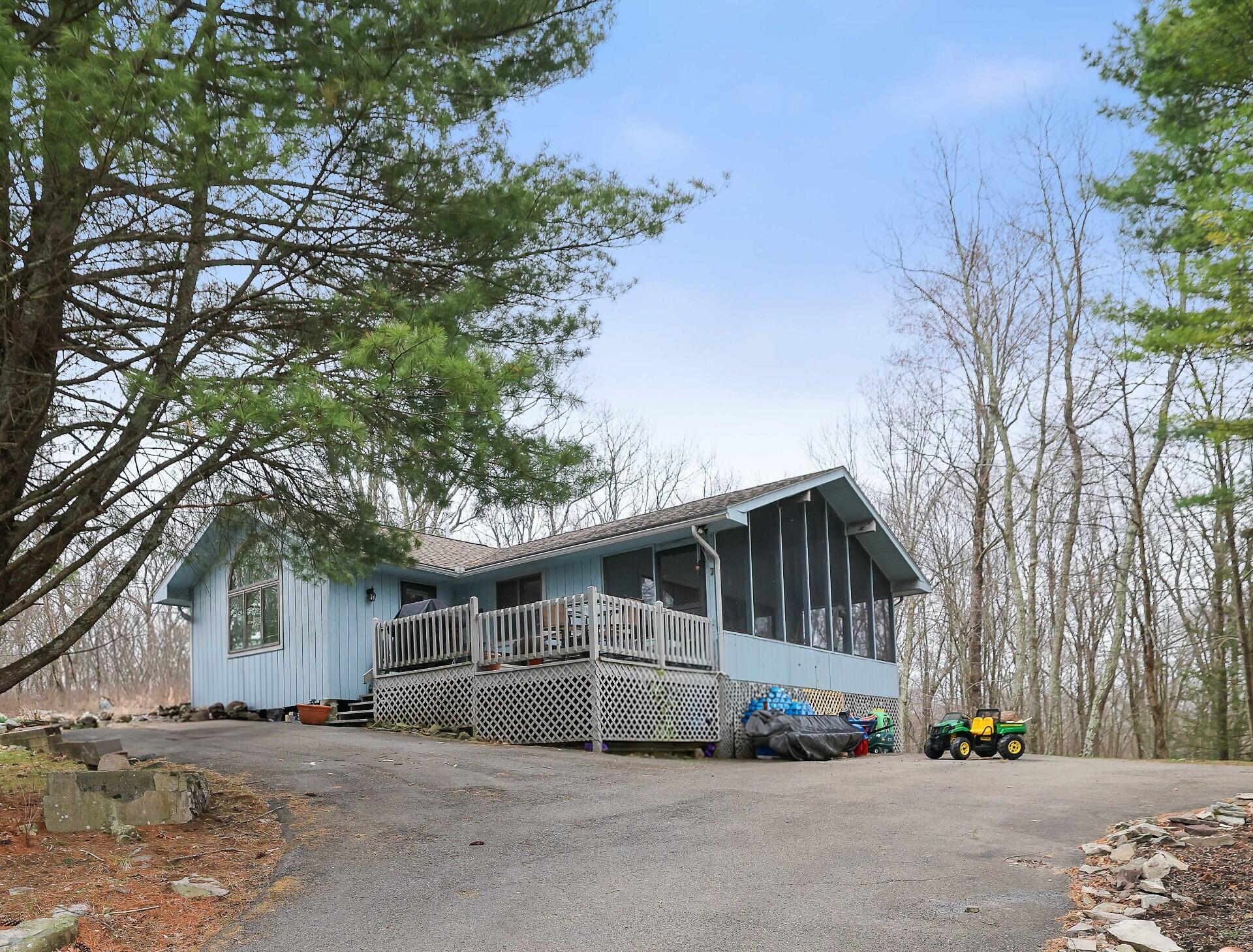 3548 High Crest Road, Canadensis, Pennsylvania image 1