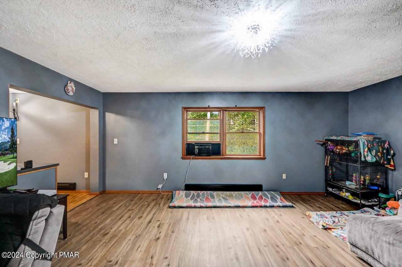 1047 Emerald Avenue, Gouldsboro, Pennsylvania image 9