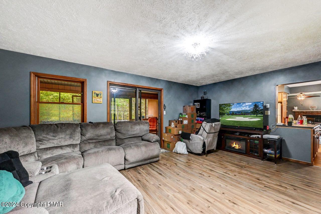 1047 Emerald Avenue, Gouldsboro, Pennsylvania image 11