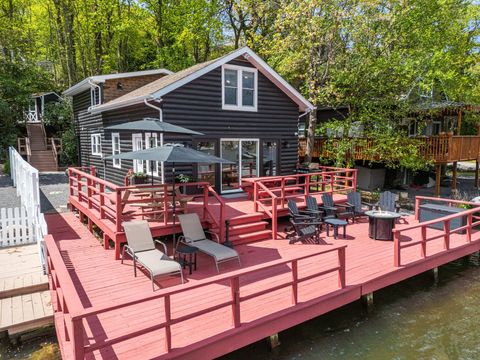 36 S Lake Drive Lake Harmony PA 18624