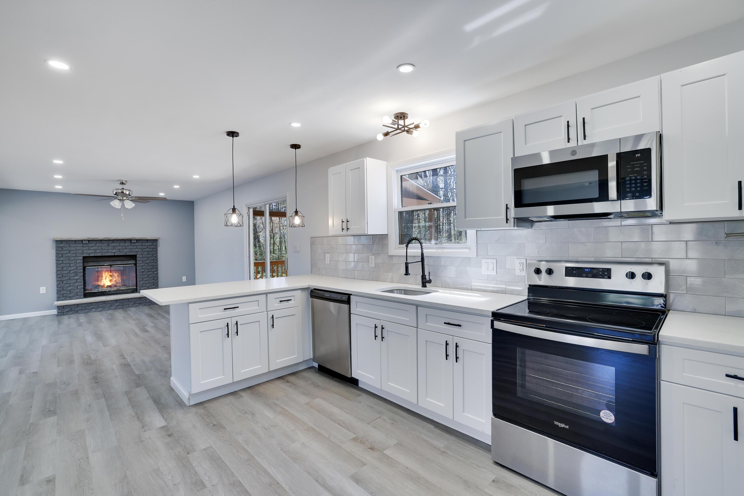 3243 Birch Hill Drive, Tannersville, Pennsylvania image 2