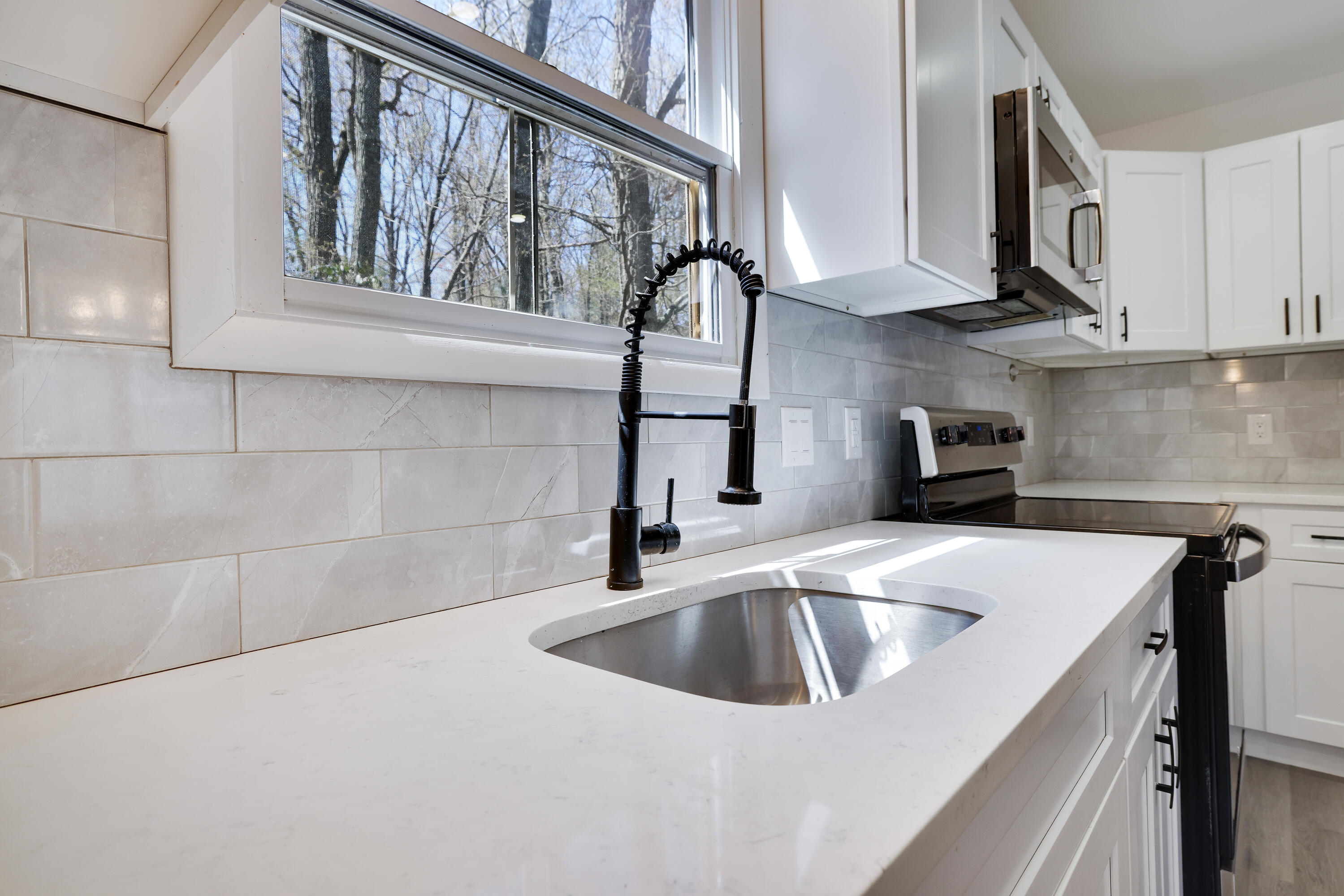 3243 Birch Hill Drive, Tannersville, Pennsylvania image 4
