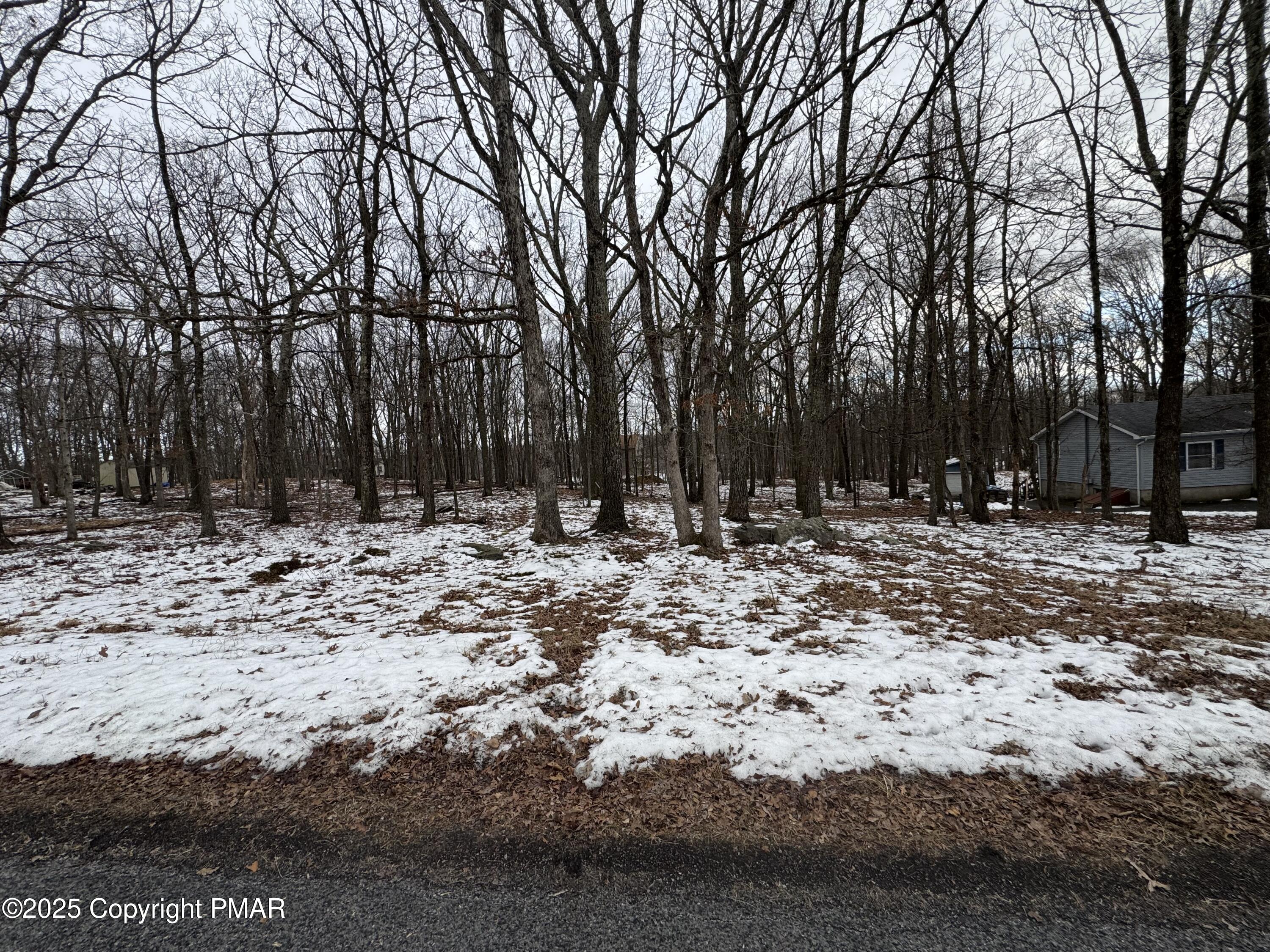 39 Bluebird Lane, Bushkill, Pennsylvania image 1