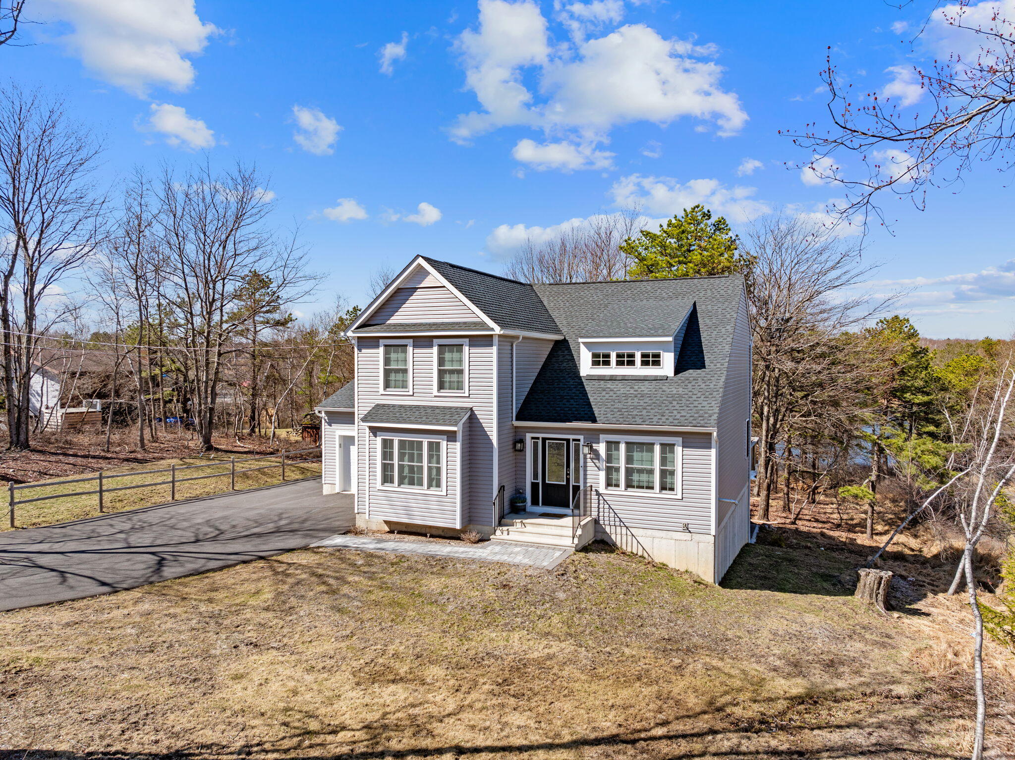 121 English Ivy Ct, Long Pond, Pennsylvania image 2