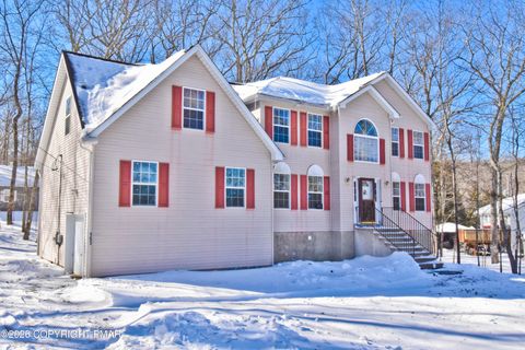153 Totteridge Road Bushkill PA 18324