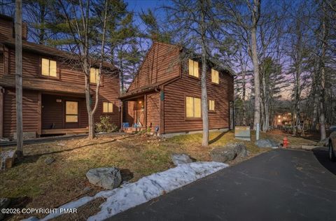 Homes For Sale - 518 Wales Court<br/> Bushkill, PA 18324