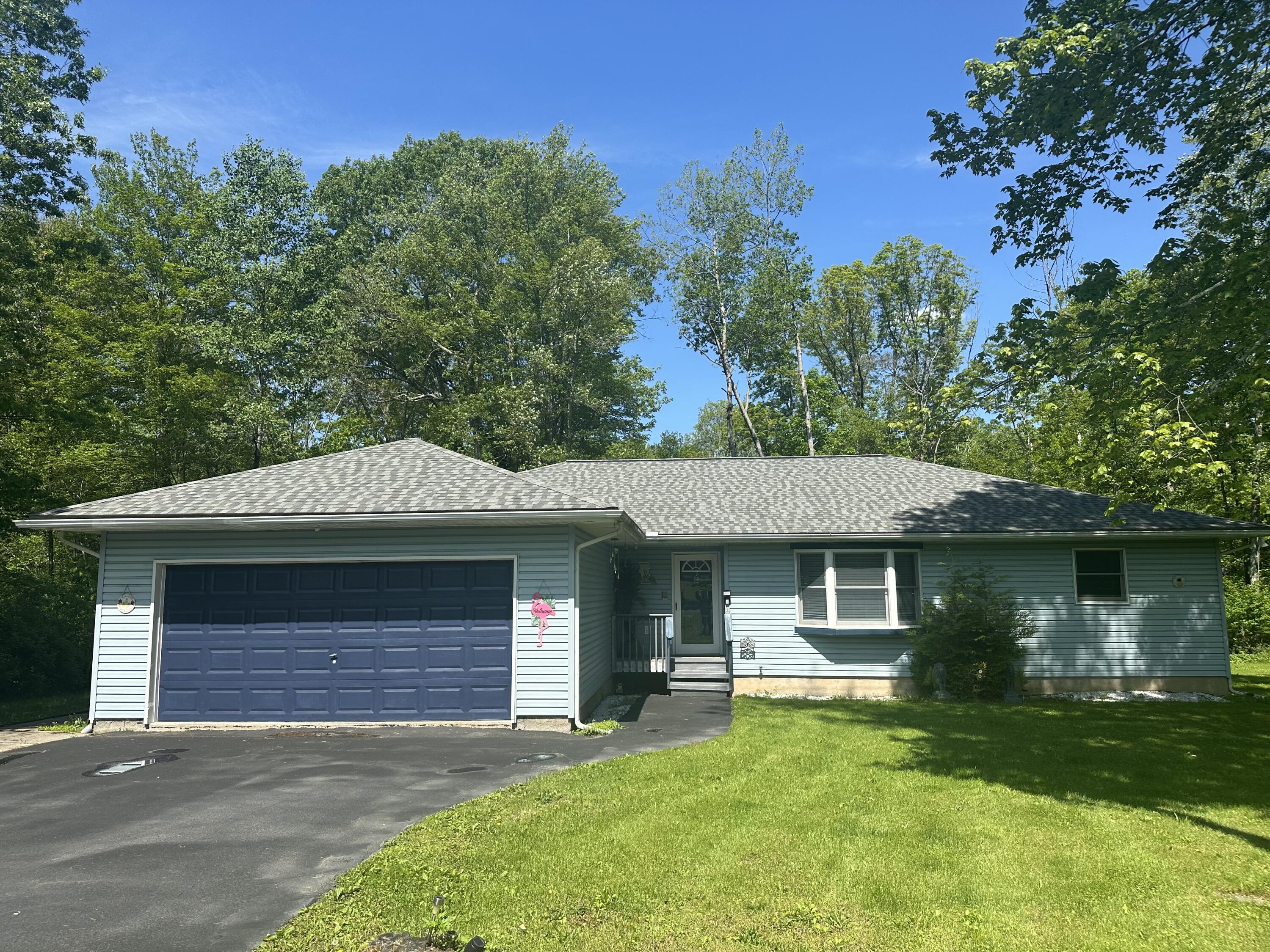 5238 Mountain View Drive, Stroudsburg, Pennsylvania image 1