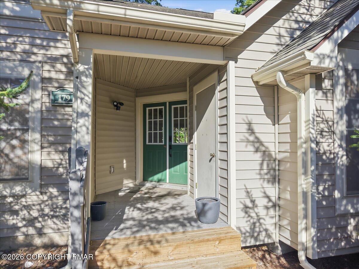 179 Hawthorne Court