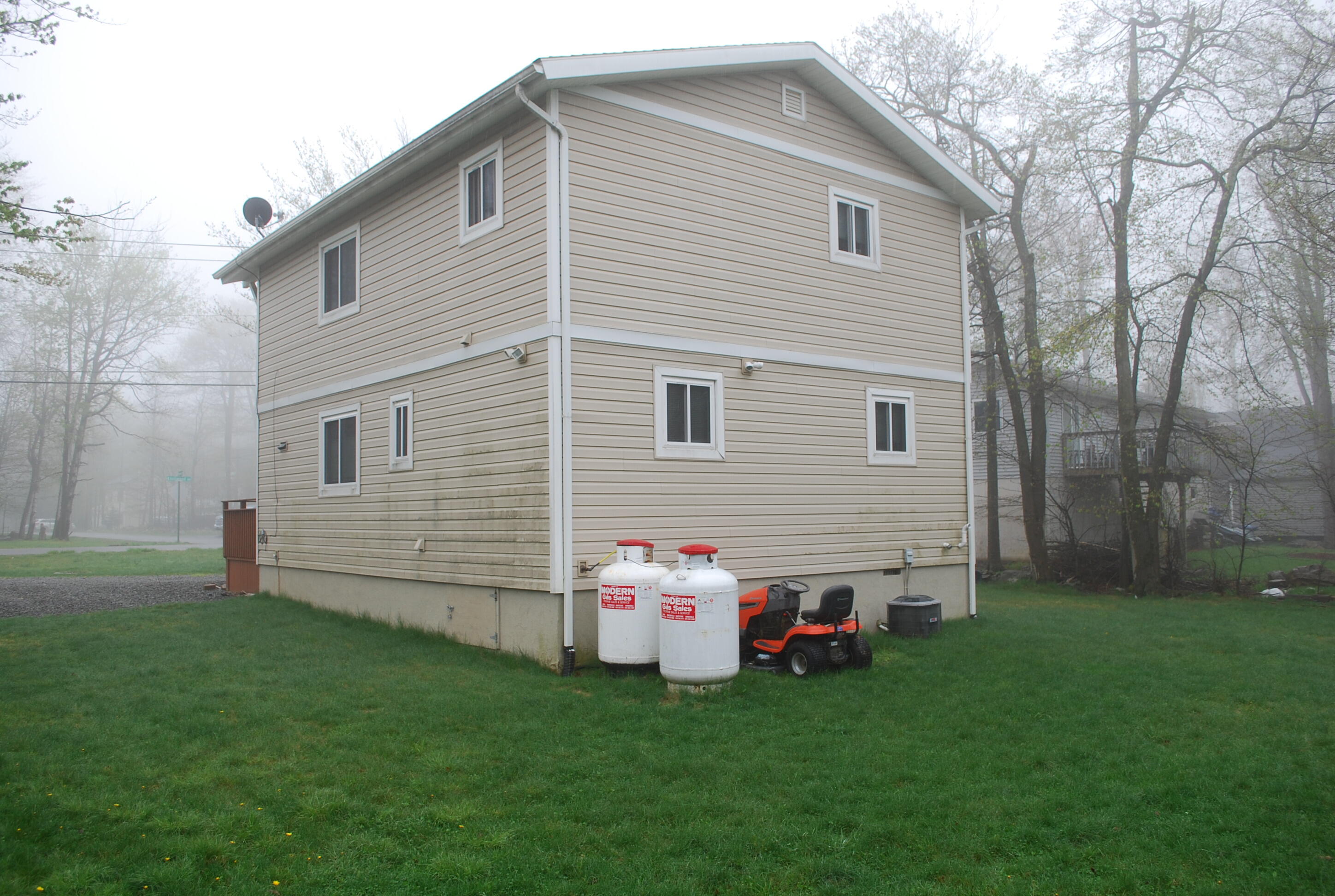 1117 Knollwood Drive, Tobyhanna, Pennsylvania image 4