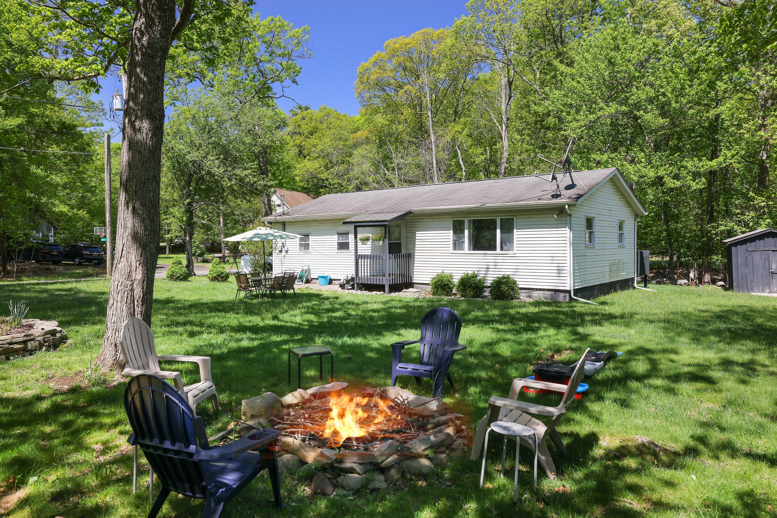 418 Leander Road, East Stroudsburg, Pennsylvania image 1
