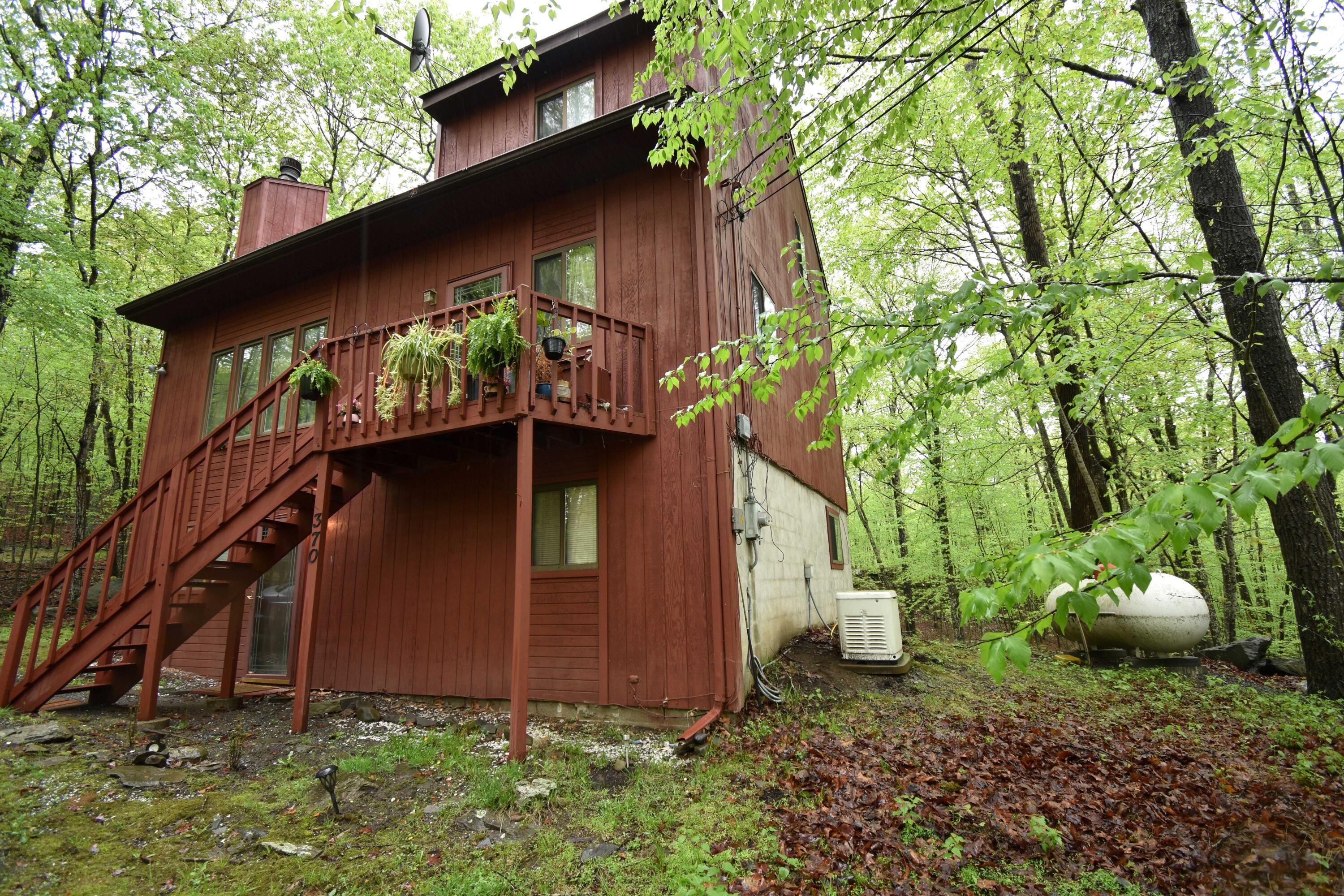 158 Saunders Drive, Bushkill, Pennsylvania image 2