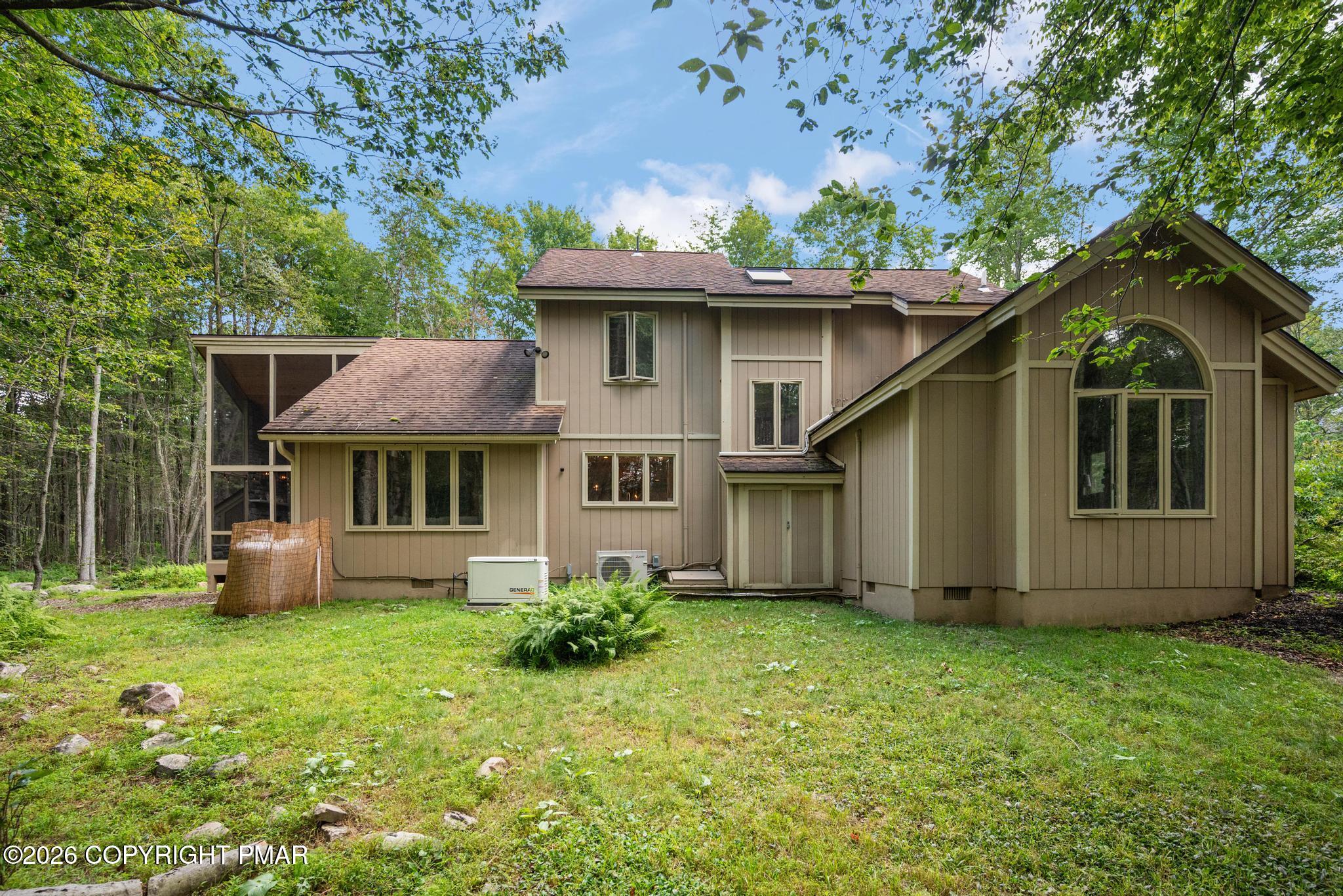 111 Red Fox Crescent