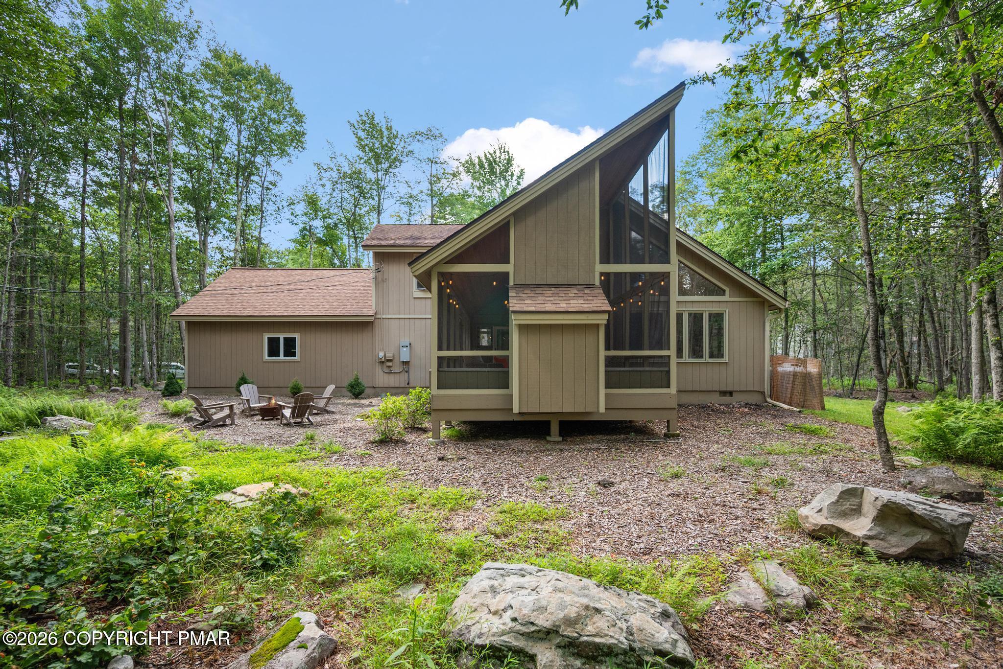 111 Red Fox Crescent