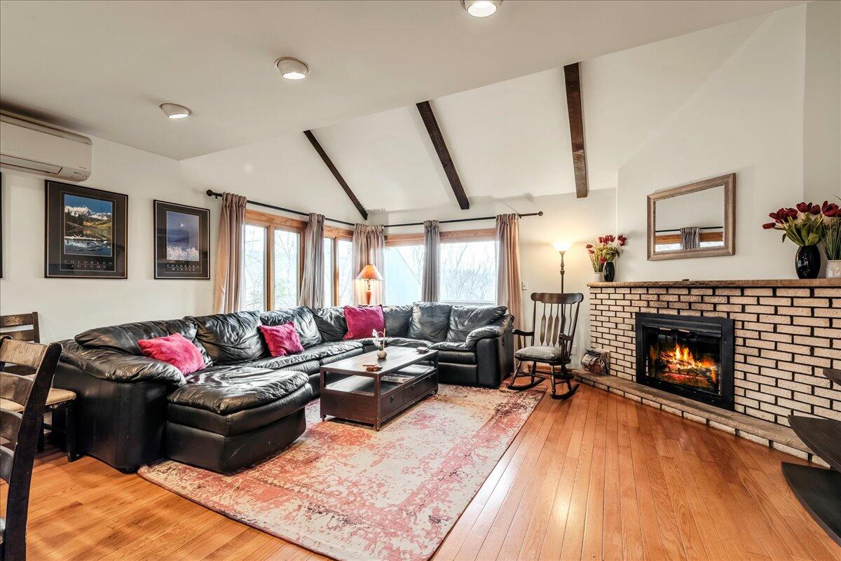 31 Middle Village Way, Tannersville, Pennsylvania image 2