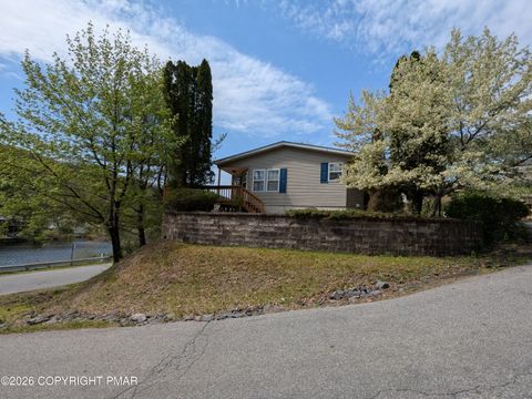 Mobile Home For Sale - 2303 Bass Lane<br/> Saylorsburg, PA 18353