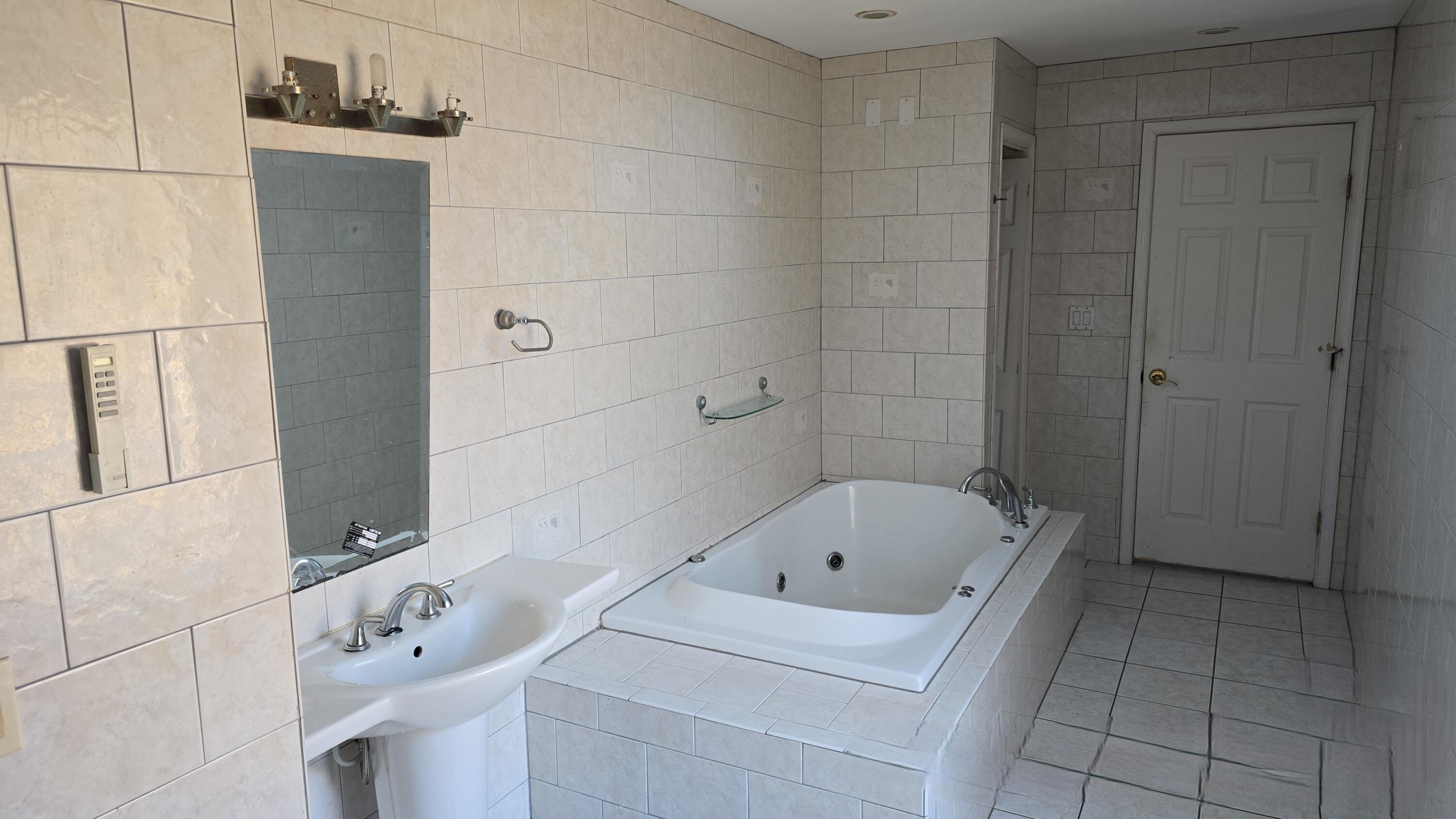 2250 Suburban Lane, Effort, Pennsylvania image 30