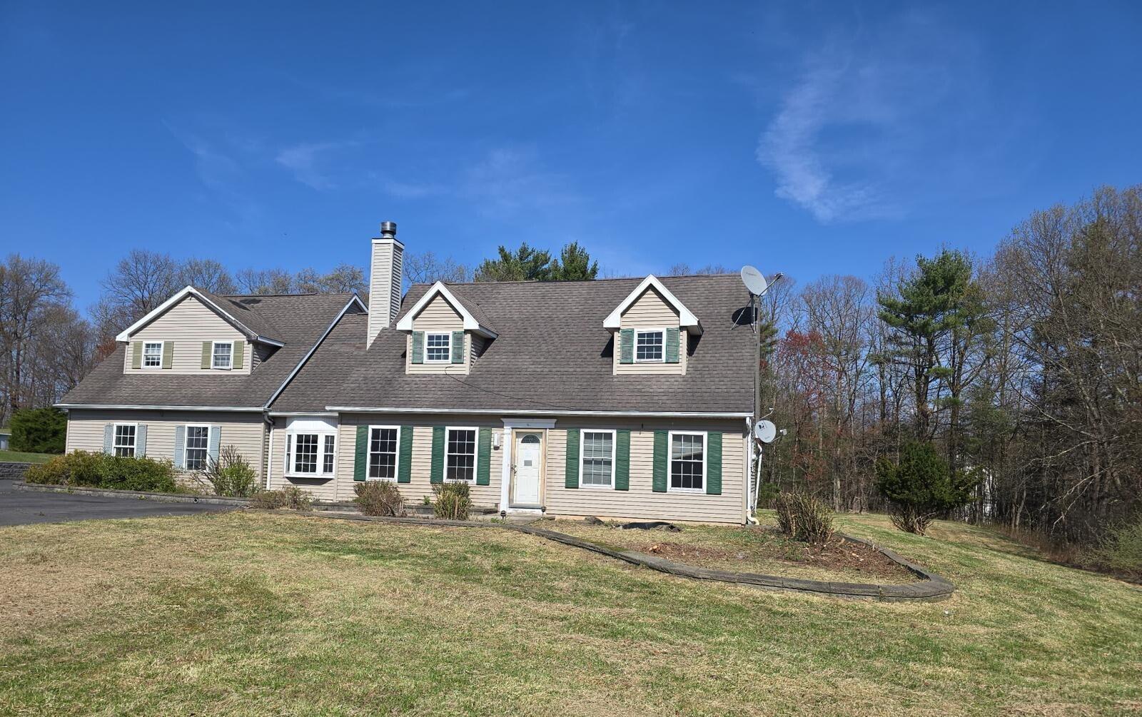 2250 Suburban Lane, Effort, Pennsylvania image 3