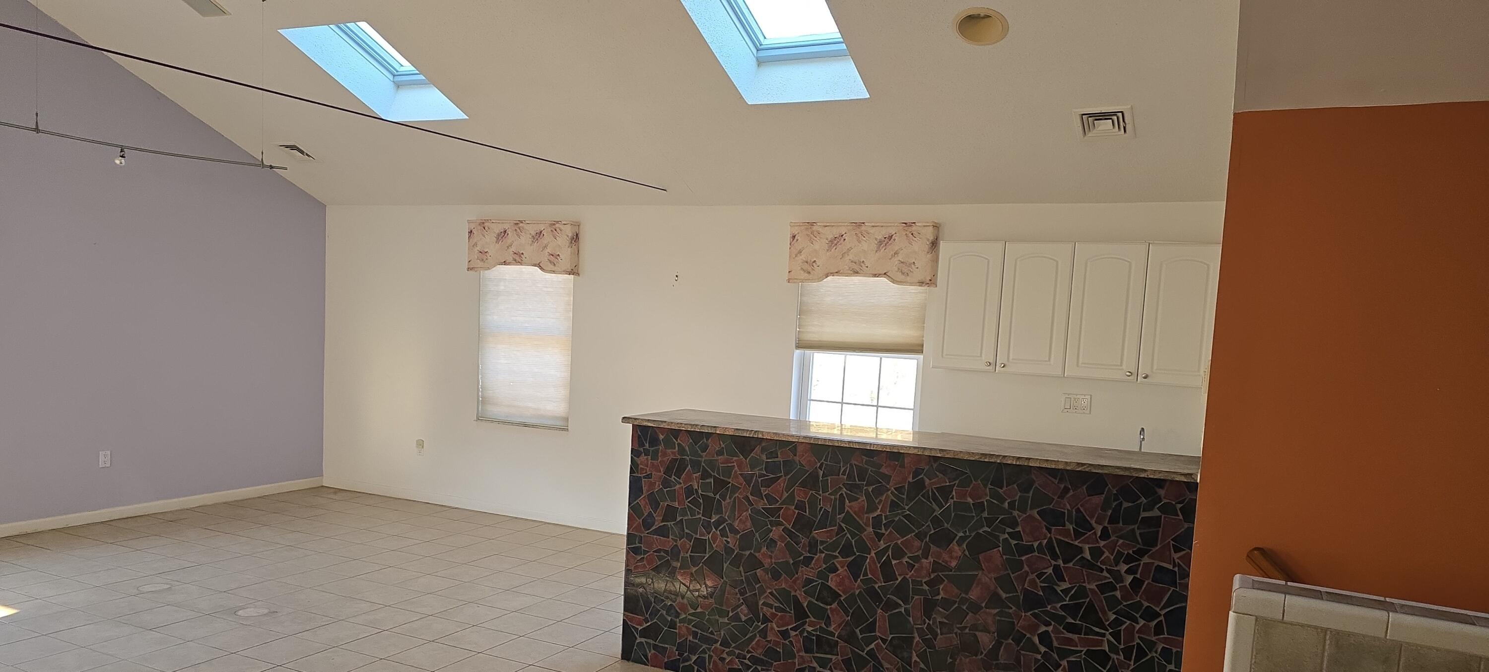 2250 Suburban Lane, Effort, Pennsylvania image 32