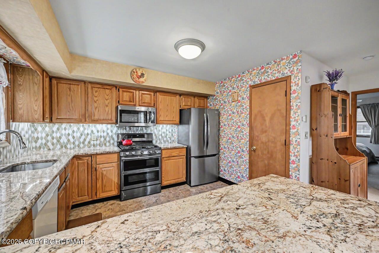 1146 Deer Trail Road