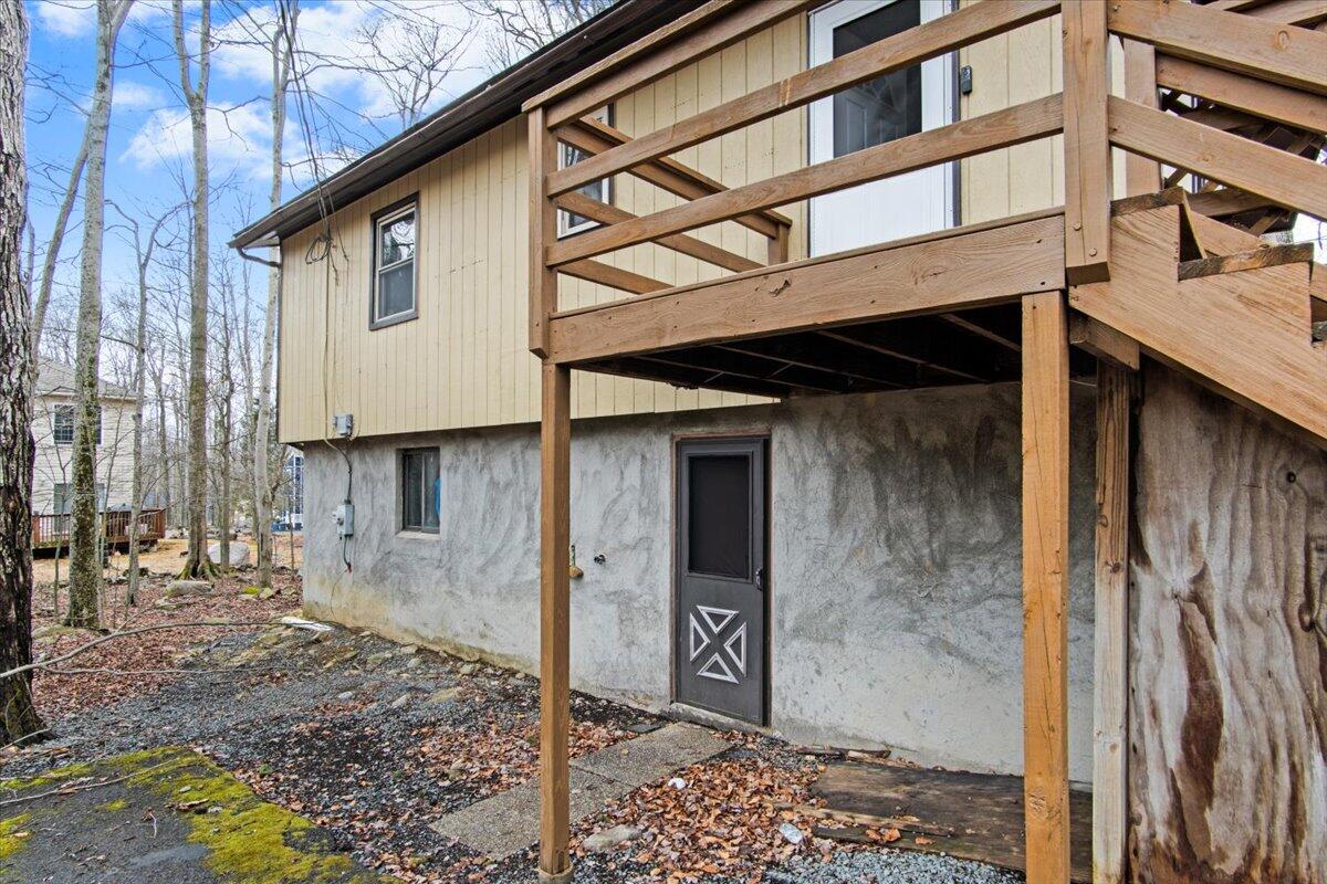 8062 Red Squirrel Drive, Tobyhanna, Pennsylvania image 14