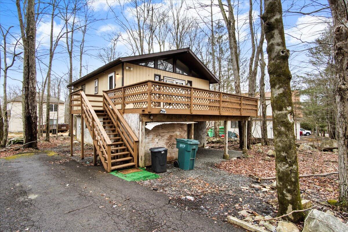 8062 Red Squirrel Drive, Tobyhanna, Pennsylvania image 2