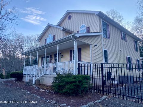 7004 Woodbridge Drive W Bushkill PA 18324