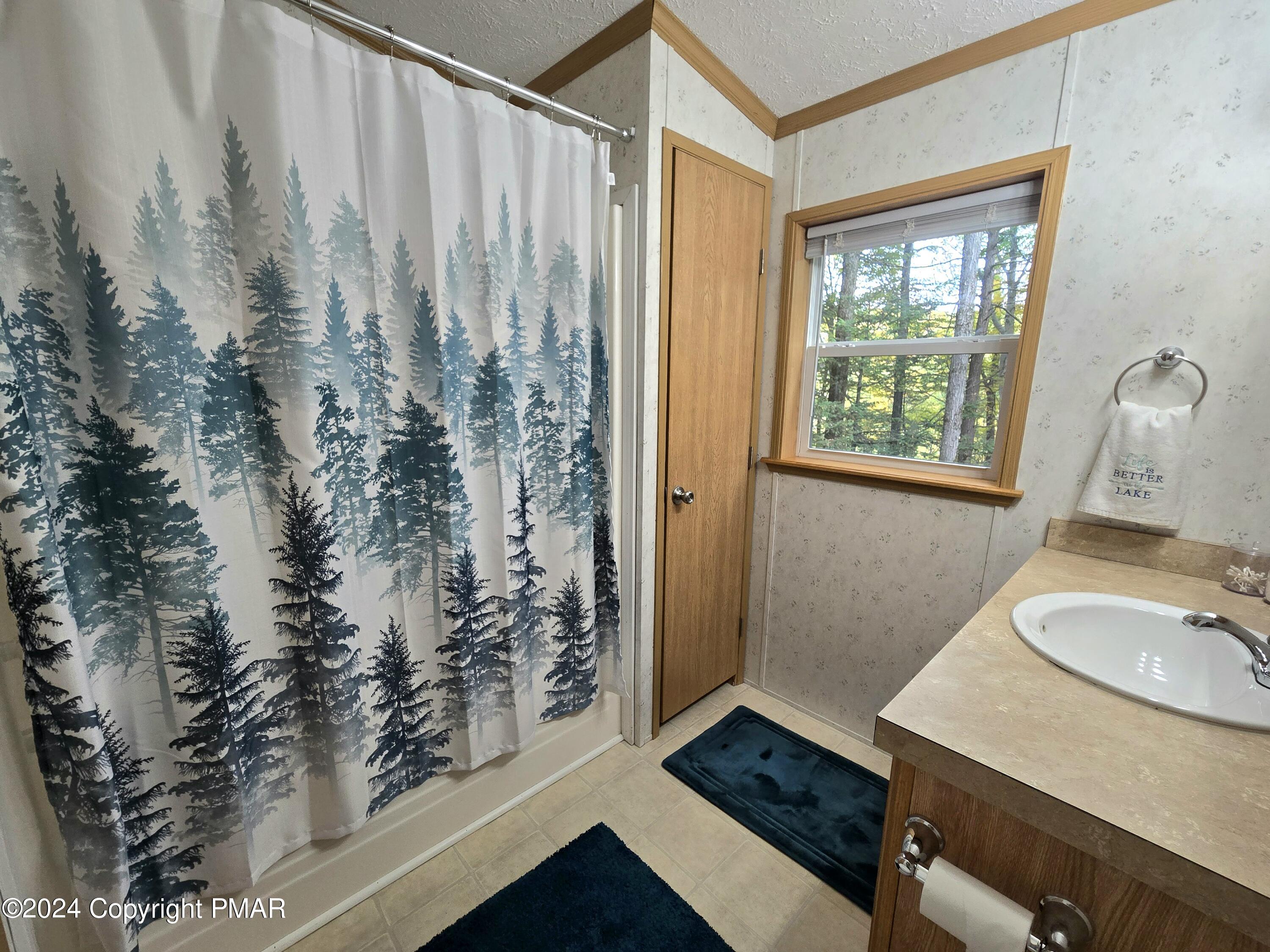104 S Granite Drive, Greentown, Pennsylvania image 12