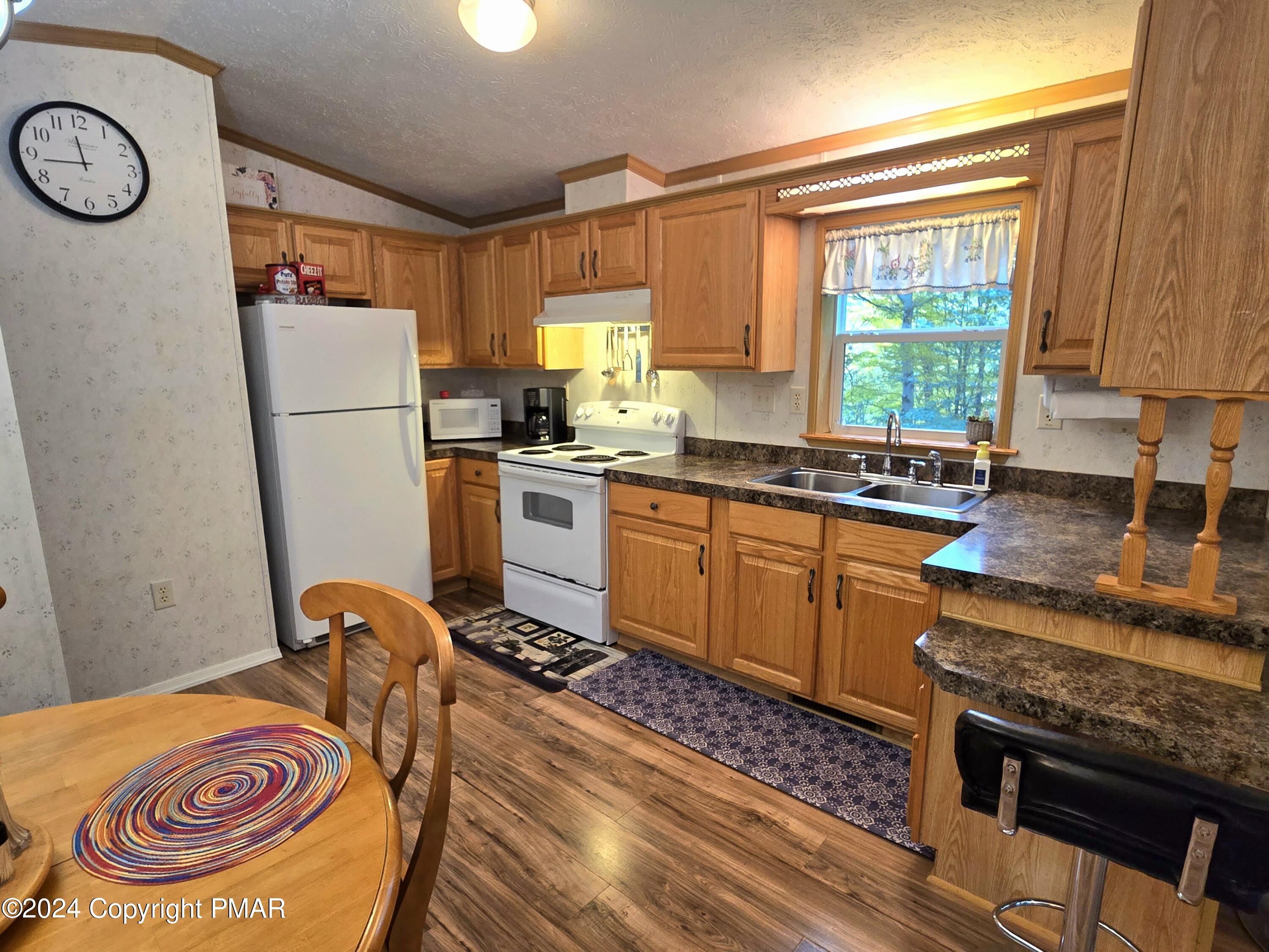 104 S Granite Drive, Greentown, Pennsylvania image 6