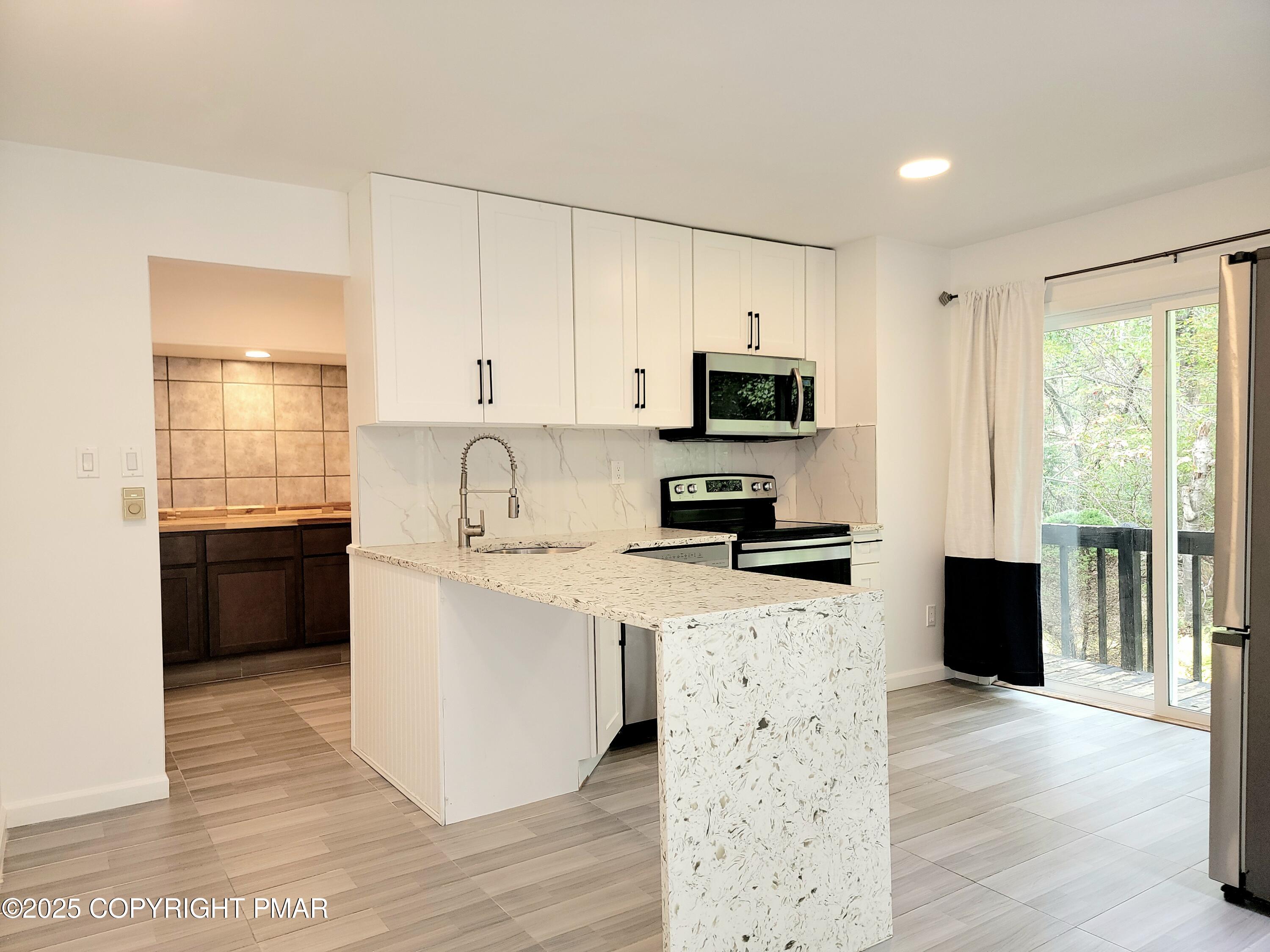 121 OVERLAND Drive