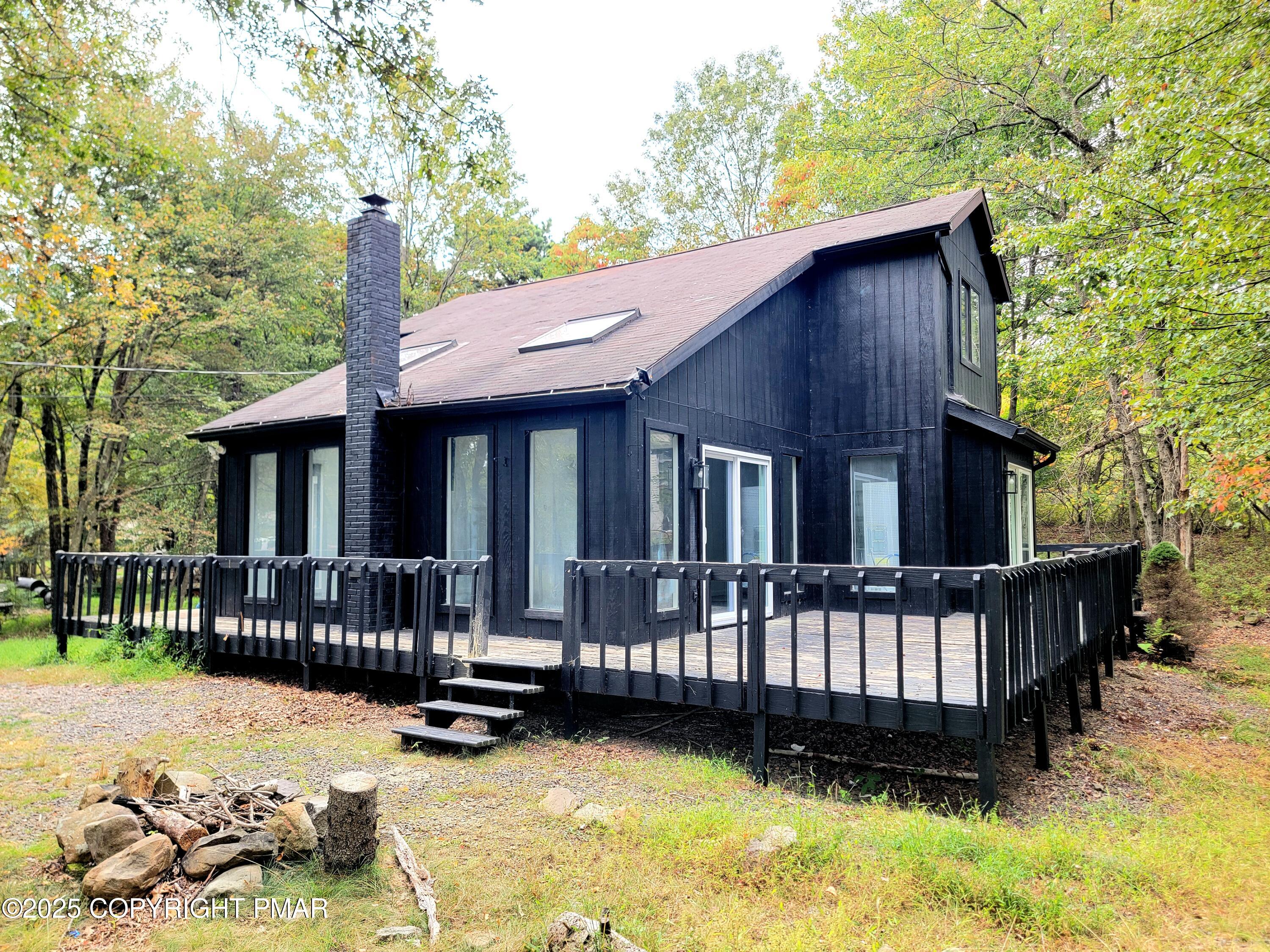 121 OVERLAND Drive