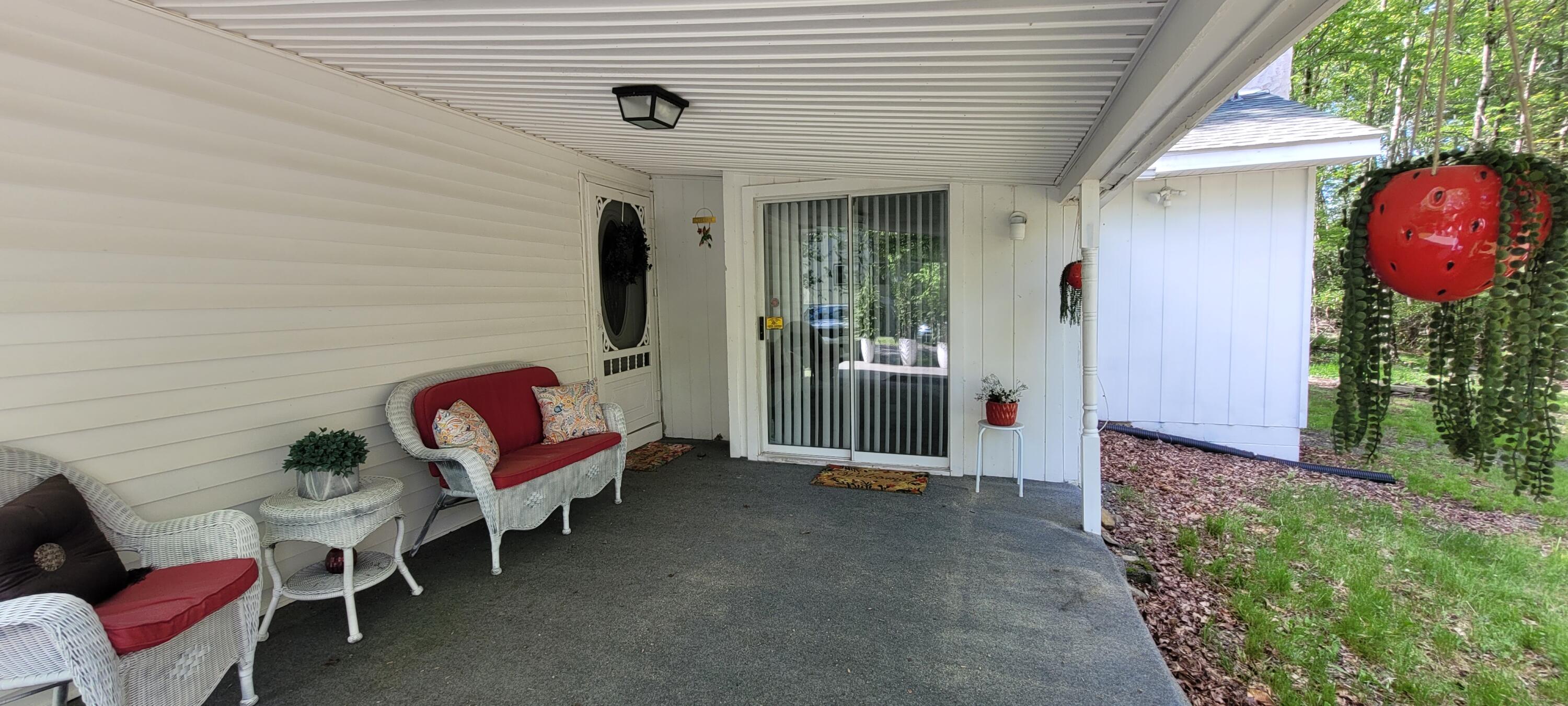 7 Holiday Court, Albrightsville, Pennsylvania image 2