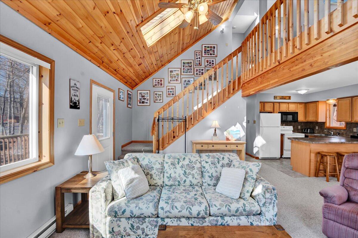 1565 Lake Lane, Pocono Lake, Pennsylvania image 19