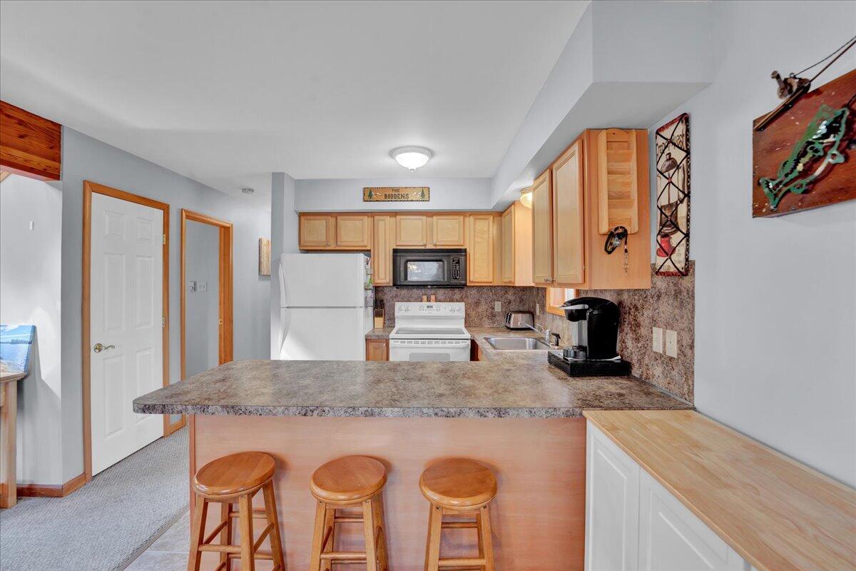 1565 Lake Lane, Pocono Lake, Pennsylvania image 12