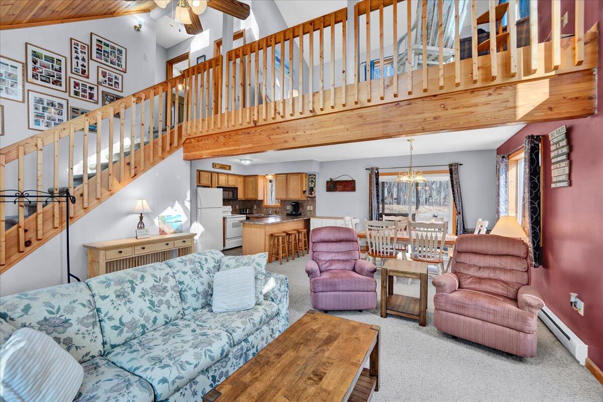 1565 Lake Lane, Pocono Lake, Pennsylvania image 3