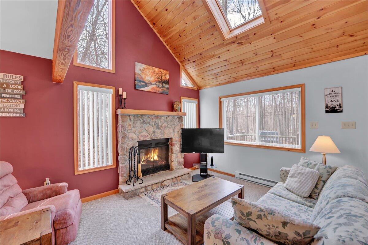 1565 Lake Lane, Pocono Lake, Pennsylvania image 4