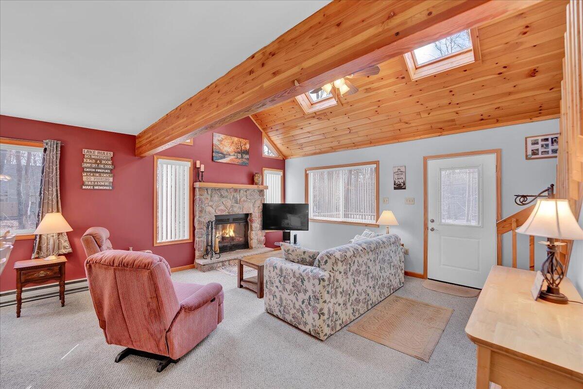 1565 Lake Lane, Pocono Lake, Pennsylvania image 8