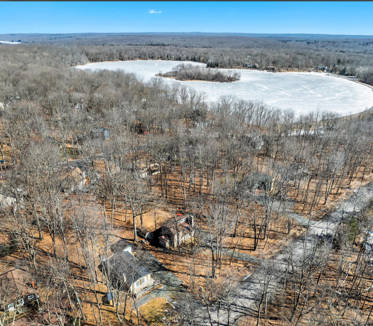 1565 Lake Lane, Pocono Lake, Pennsylvania image 38