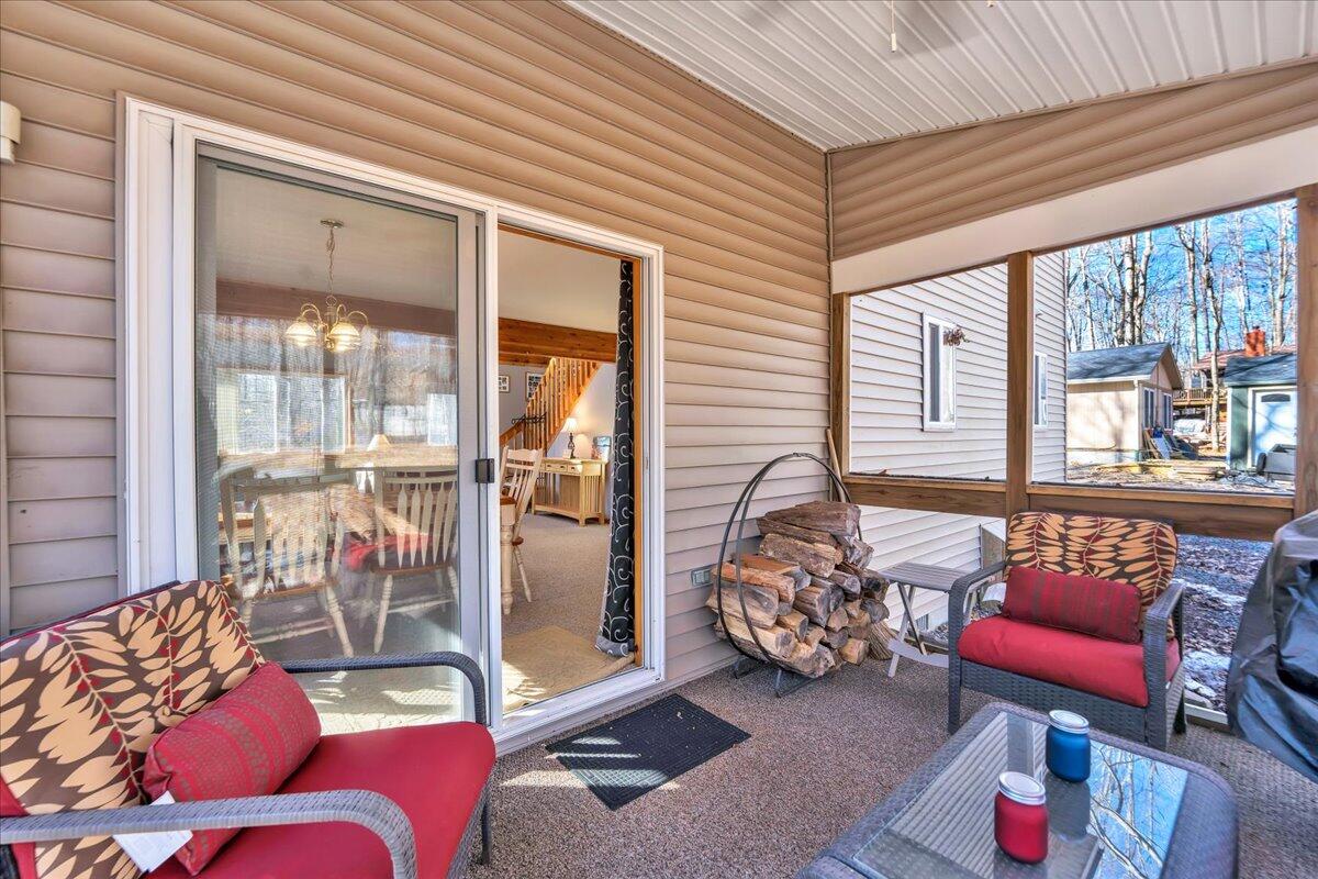 1565 Lake Lane, Pocono Lake, Pennsylvania image 17