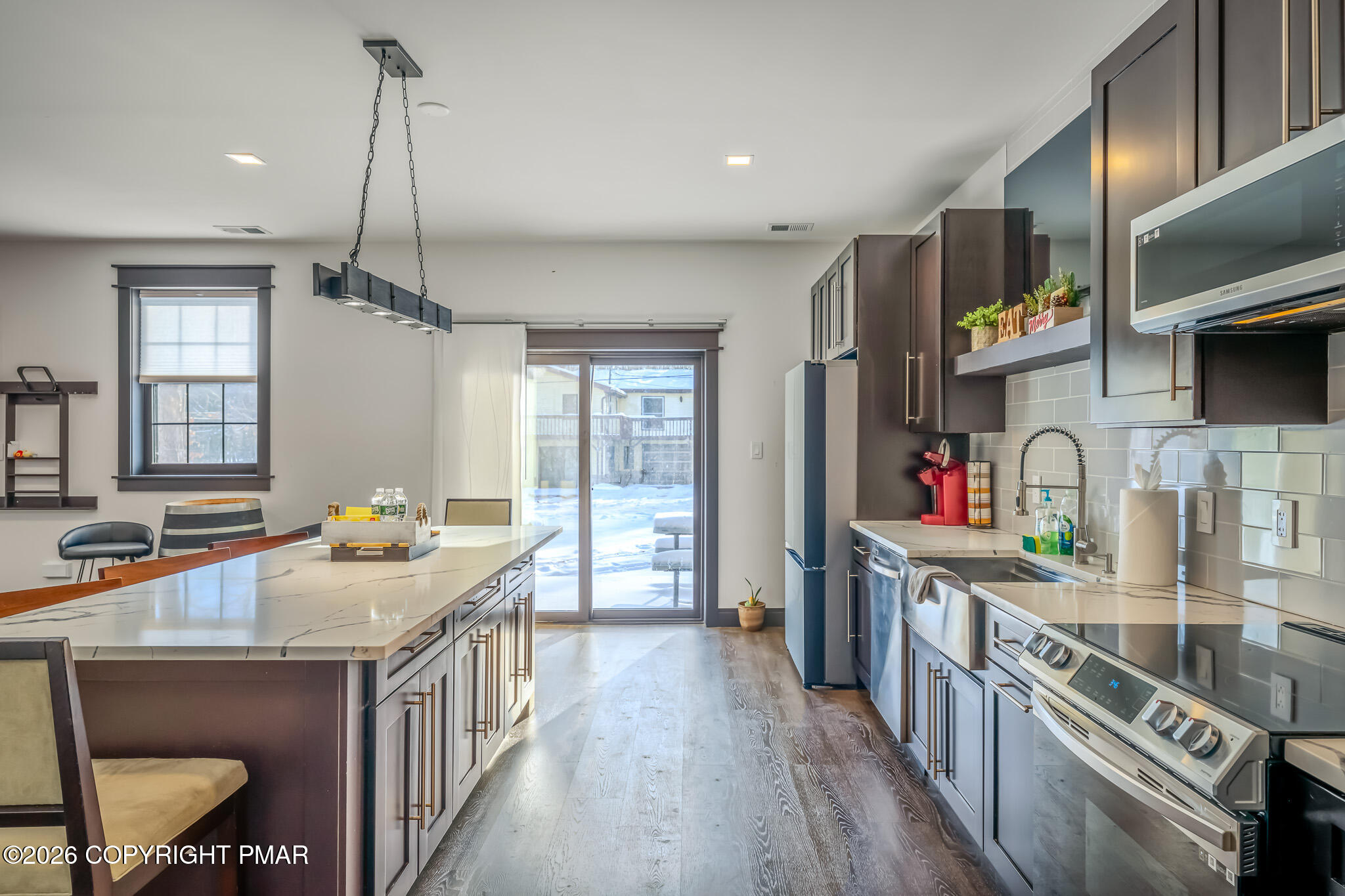 7813 Lake Shore Drive