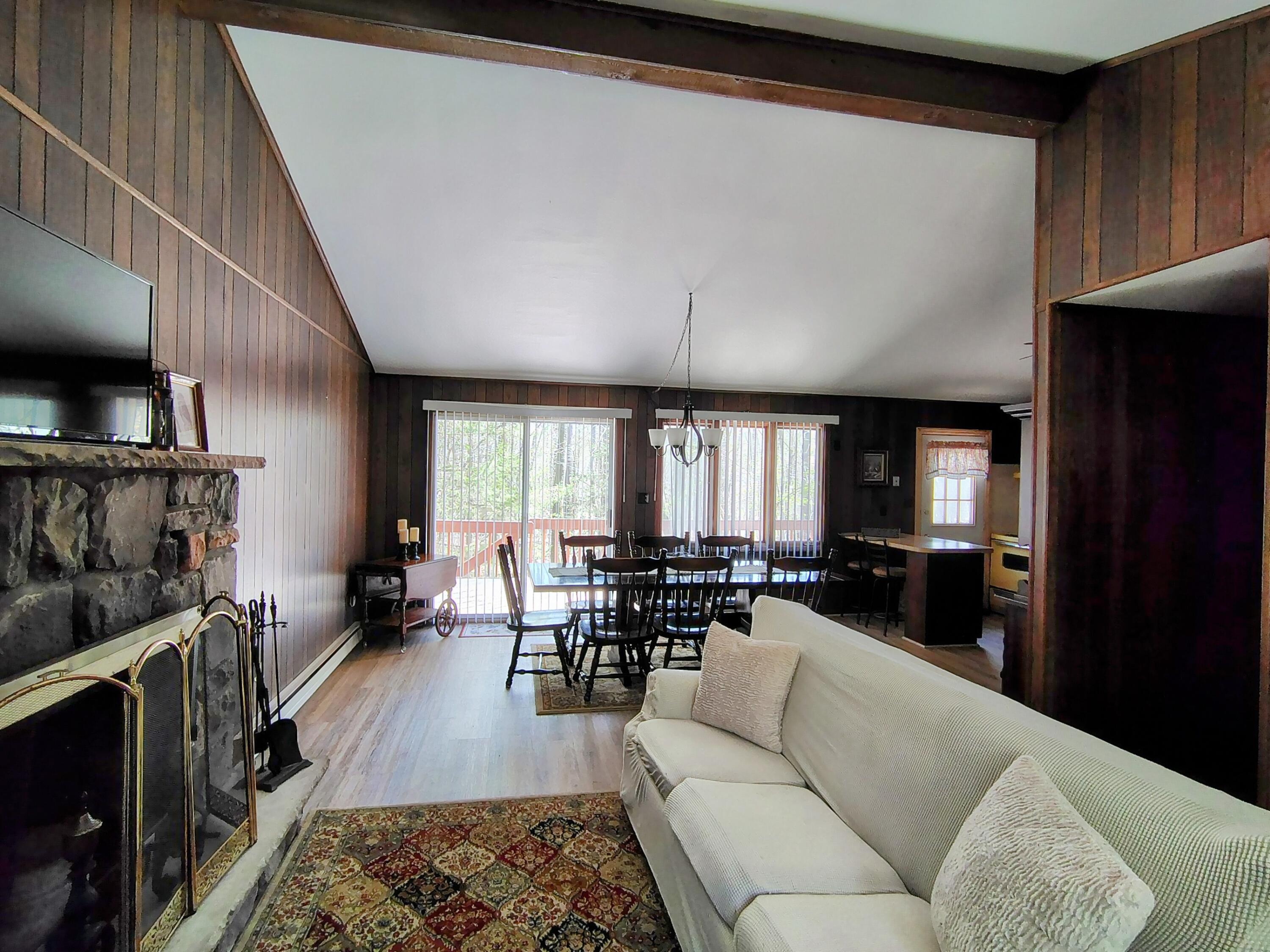 156 Big Bass Drive Drive, Gouldsboro, Pennsylvania image 2