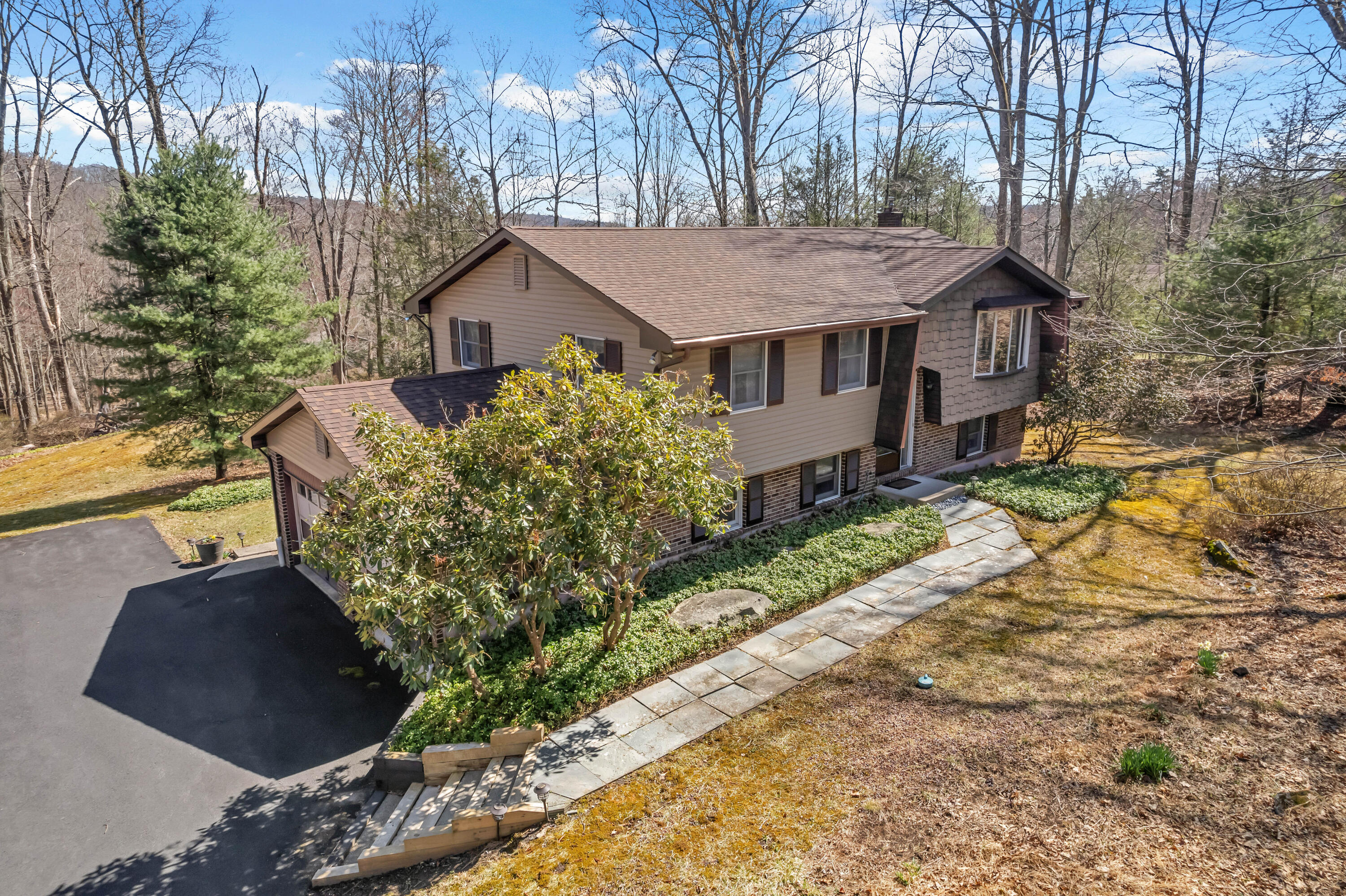 1134 Scotrun Drive, Scotrun, Pennsylvania image 1