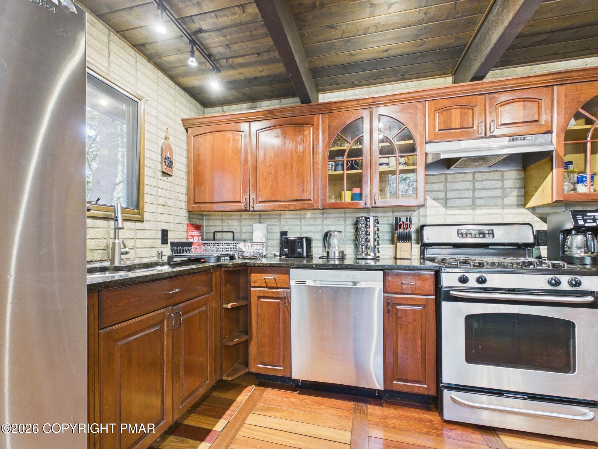 212 Long View Lane