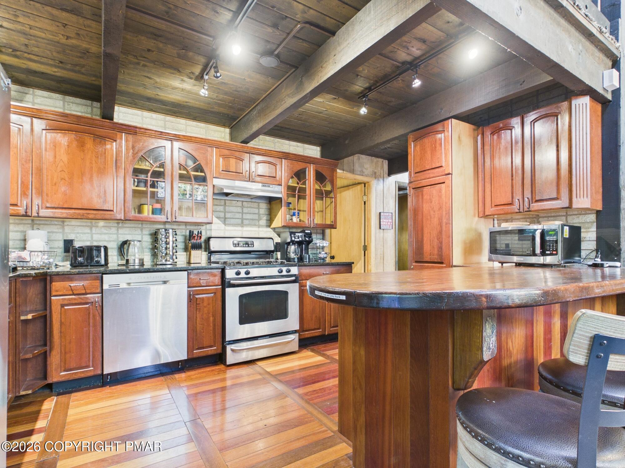 212 Long View Lane